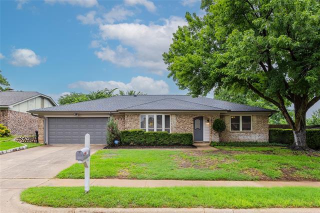 717 Huntwich Dr in Bedford, TX - Building Photo - Building Photo