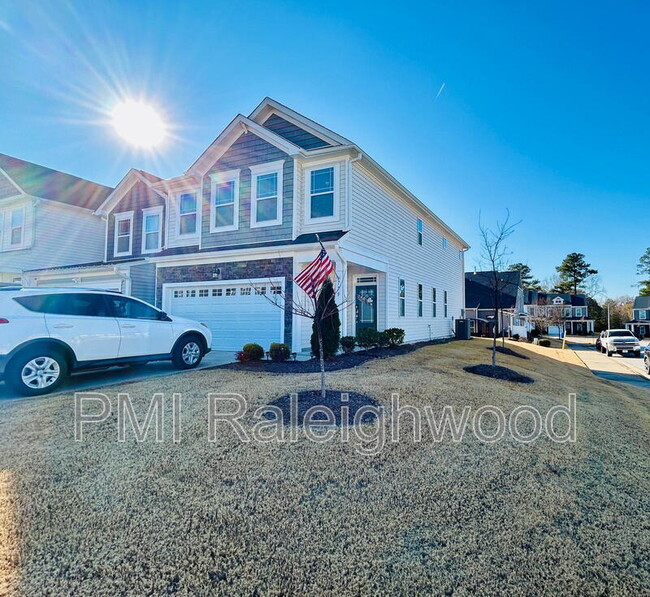 779 Creekway Dr in Fuquay Varina, NC - Building Photo - Building Photo