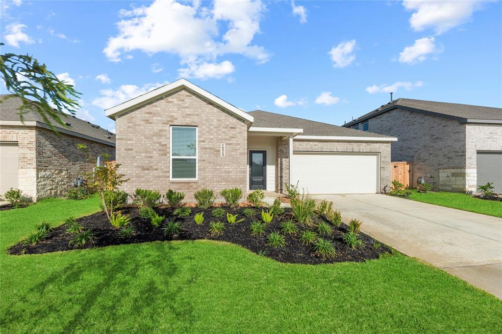 16515 Mesquite Fld Dr in Hockley, TX - Building Photo