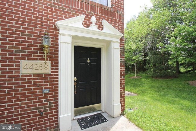 44269 Cornish Ln in Ashburn, VA - Building Photo - Building Photo