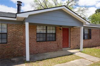 1879 Frankie Ave in Fayetteville, NC - Building Photo - Building Photo