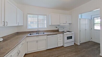 16801 Index St in Los Angeles, CA - Building Photo - Building Photo