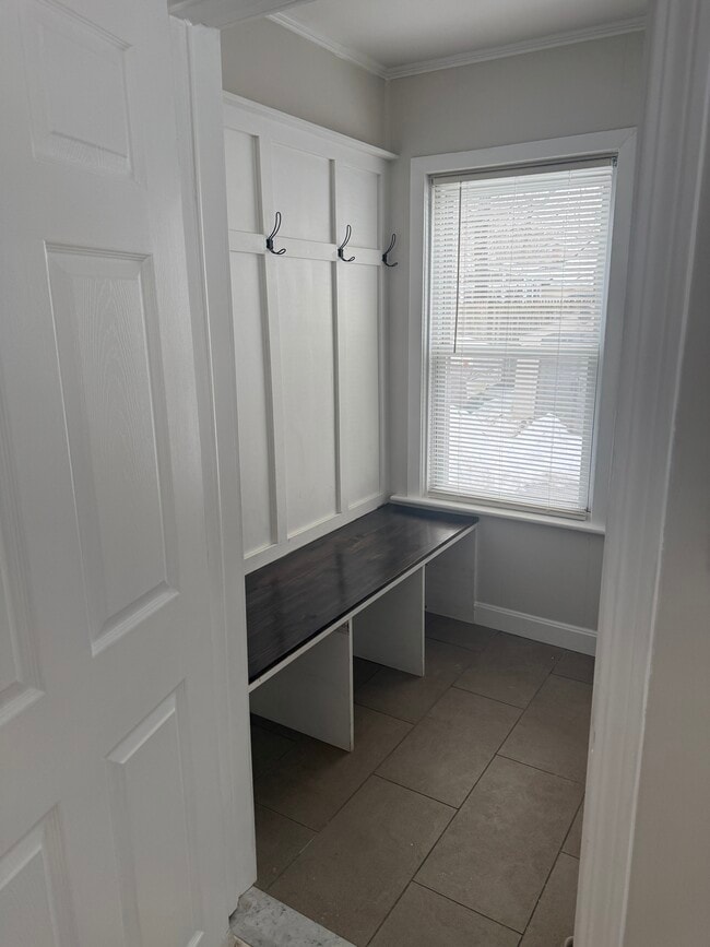 567 Thacher St, Unit 567 Thacher street FL1 in Attleboro, MA - Building Photo - Building Photo