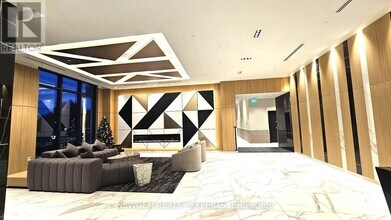 204 Burnhamthorpe Rd E in Mississauga, ON - Building Photo - Building Photo