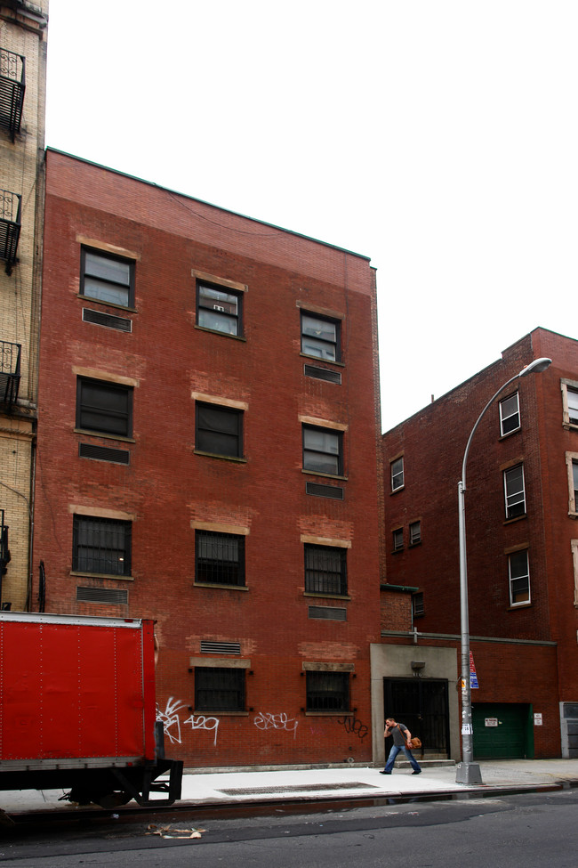 116 W 24th St in New York, NY - Building Photo - Building Photo