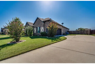 1107 Wheatland Terrace in Waxahachie, TX - Building Photo - Building Photo