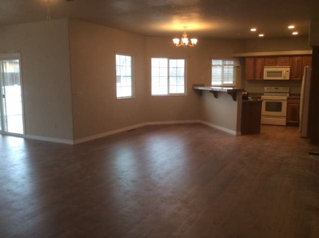 property at 1285 Claremont Dr