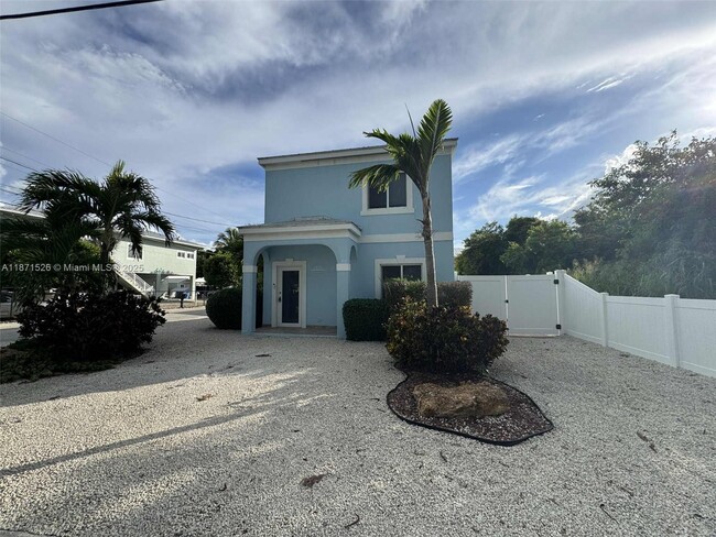 property at 1315 Royal Palm Dr