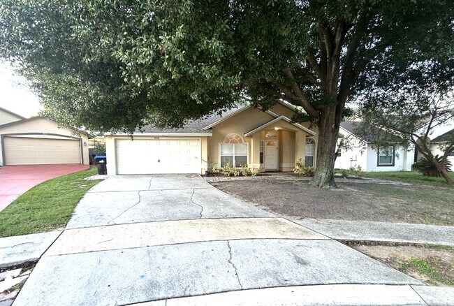 property at 8008 Aspencrest Ct