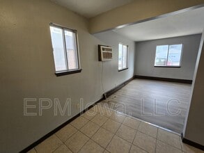 215 Baltimore St in Waterloo, IA - Building Photo - Building Photo