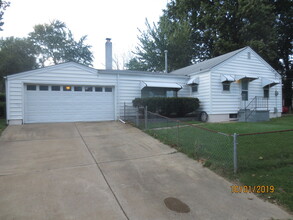 11104 Bernice Ave in St. Ann, MO - Foto de edificio - Building Photo