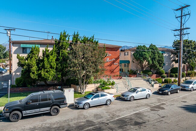 Camellia Manor Apartments in San Gabriel, CA - Building Photo - Building Photo