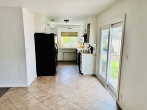 166 N California St in Orange, CA - Building Photo - Building Photo