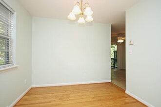 2539 Woodland Dr in Charlottesville, VA - Building Photo - Building Photo