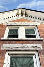 2233 N Southport Ave, Unit 2F in Chicago, IL - Building Photo - Building Photo