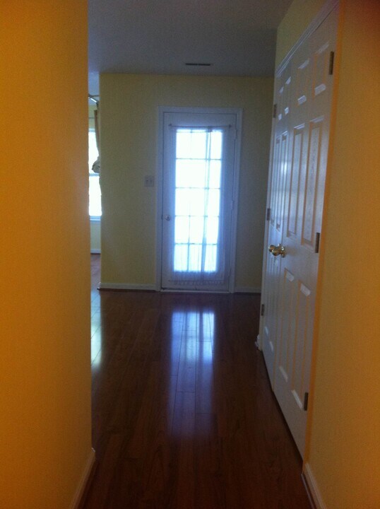 21042 Mossy Glen Ter, Unit 1 in Ashburn, VA - Building Photo