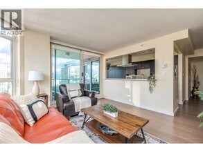 888 Hamilton St in Vancouver, BC - Building Photo - Building Photo