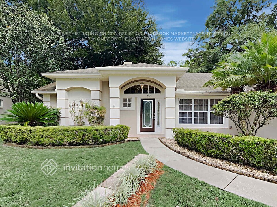 1402 Bent Oaks Blvd in DeLand, FL - Foto de edificio