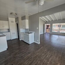3376 Martin Luther King Jr Blvd in Lynwood, CA - Building Photo - Building Photo