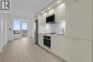 60 Central Park Roadway in Toronto, ON - Building Photo