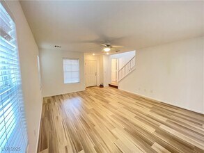 11601 Giles St in Las Vegas, NV - Foto de edificio - Building Photo