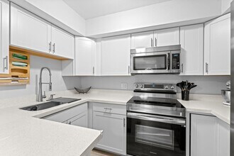 3715 Village Dr in Delray Beach, FL - Building Photo - Building Photo