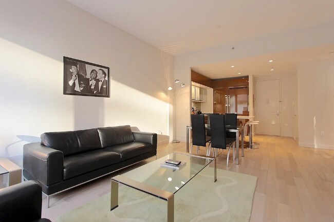 75 Wall St in New York, NY - Building Photo - Building Photo