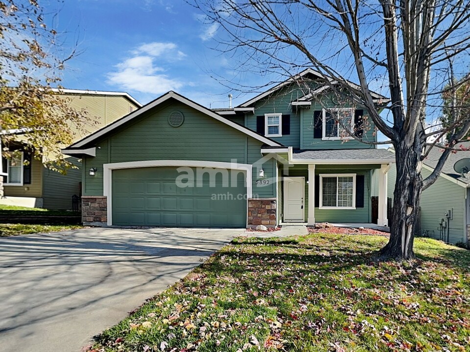 5892 S Harrington in Boise, ID - Building Photo