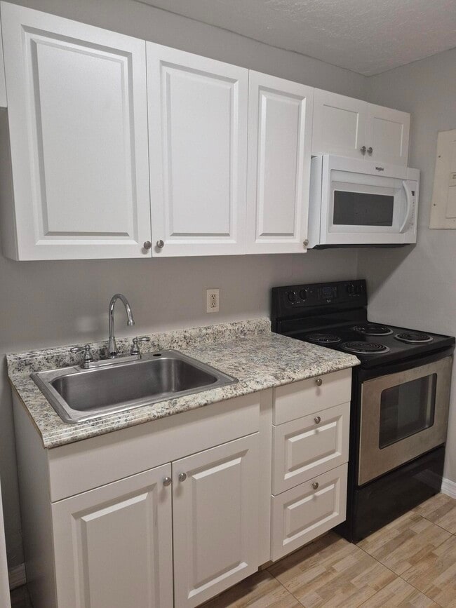 609 20th St in West Palm Beach, FL - Building Photo - Building Photo