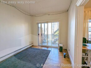 8 Evergreen Square in Somerville, MA - Building Photo - Building Photo