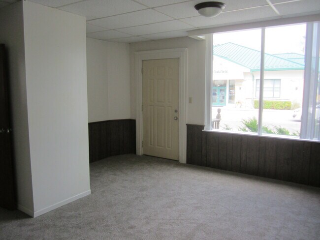 108 S Main St, Unit apt A in Oakfield, WI - Building Photo - Building Photo