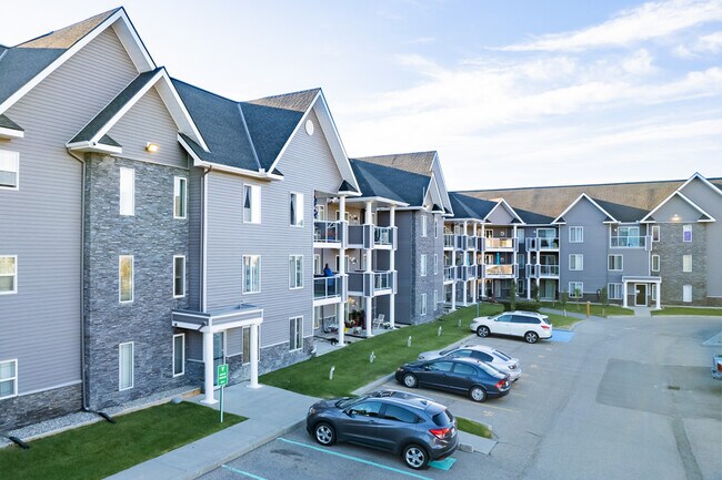 1000 Tuscarora NW in Calgary, AB - Building Photo - Building Photo