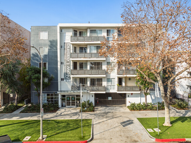 Plaza at Lafayette in Los Angeles, CA - Foto de edificio - Building Photo