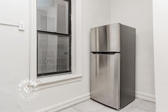 374 E 49th St, Unit A4 in Brooklyn, NY - Building Photo - Building Photo