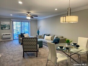 1668 August Rd, Unit 1668 in Babylon, NY - Building Photo - Building Photo