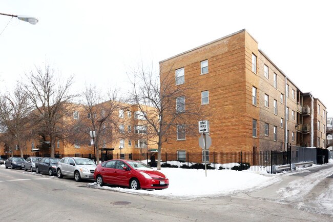 Wolcott Village in Chicago, IL - Building Photo - Building Photo