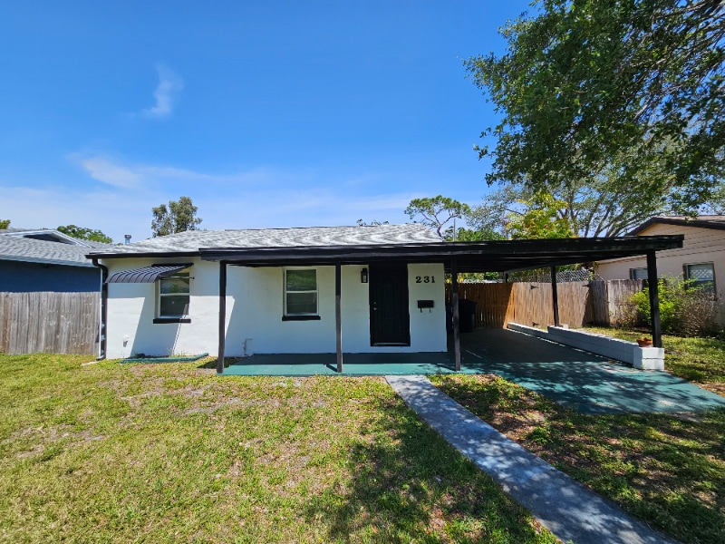 231 42nd Ave NE in St. Petersburg, FL - Building Photo