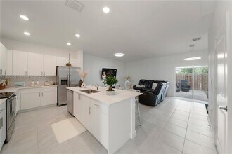 26431 SW 148th Ave in Naranja, FL - Building Photo - Building Photo