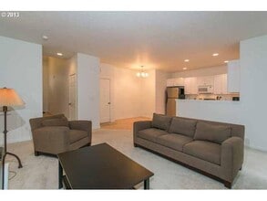 5613 NE Canard Dr in Hillsboro, OR - Building Photo - Building Photo