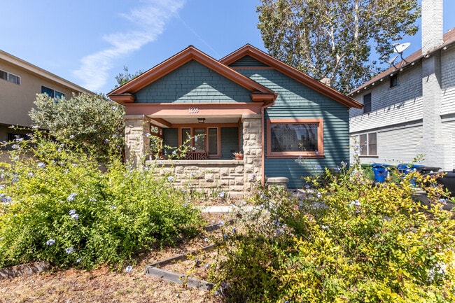 property at 1635 S Wilton Pl