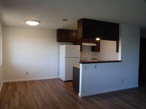 2332 Wilson Ave in Redding, CA - Building Photo - Building Photo