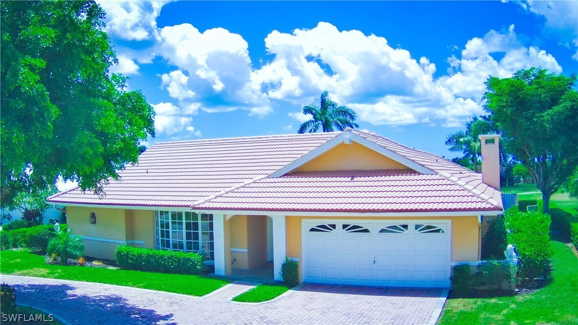 438 Torrey Pines Point in Naples, FL - Foto de edificio