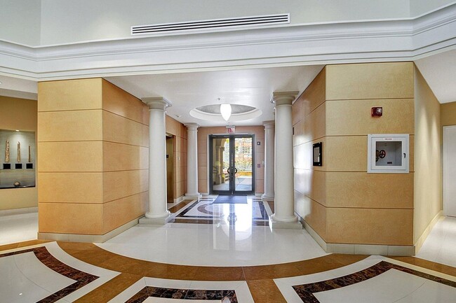 610 Clematis St in West Palm Beach, FL - Building Photo - Building Photo