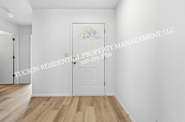 701 W Oakley Pl in Tucson, AZ - Building Photo - Building Photo