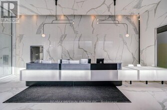 88 Queen St E in Toronto, ON - Building Photo - Building Photo