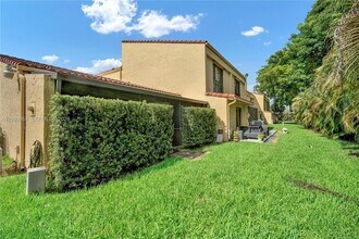 3996 Estepona Ave in Doral, FL - Building Photo - Building Photo