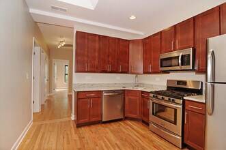 1806 N Sheffield Ave-Unit -2 in Chicago, IL - Building Photo - Building Photo