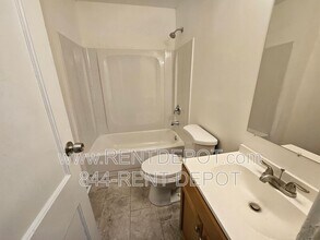 1528 SE Riverside Dr in Evansville, IN - Building Photo - Building Photo