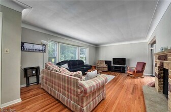 3932 Meadowbrook Blvd in University Heights, OH - Building Photo - Building Photo