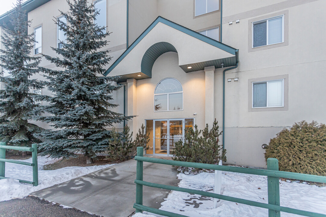 260 Lewis Estates Blvd NW in Edmonton, AB - Building Photo